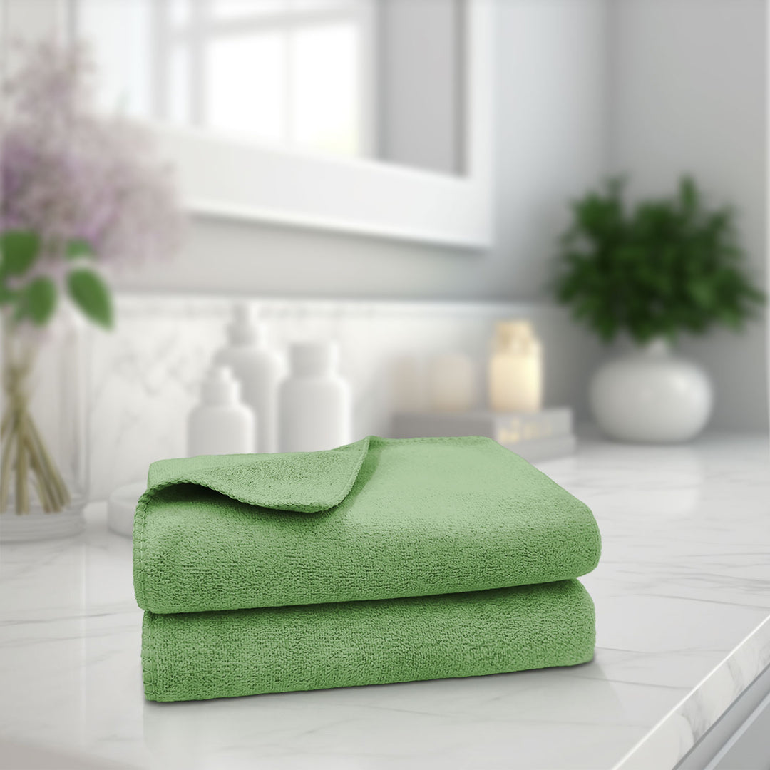 Green Color Ultra Soft microfiber Towel with 450 GSM (Ultra-soft microfiber, 450 GSM, Superior quality, Highly Absorbent, Luxuriously Soft, Wide usage range, Lint resistant, Multiple Size Variations)