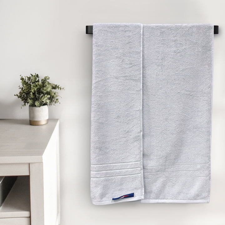 White color Egyptian Cotton Towel 650 GSM (Extra-long-staple cotton loops, Unrivaled Softness, Superior Absorbency, Long-lasting Durability, Luxurious Thickness, Elegant Border Design, 650 GSM) 