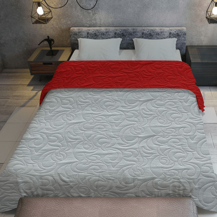 Reversible AC Quilt by Sassoon white