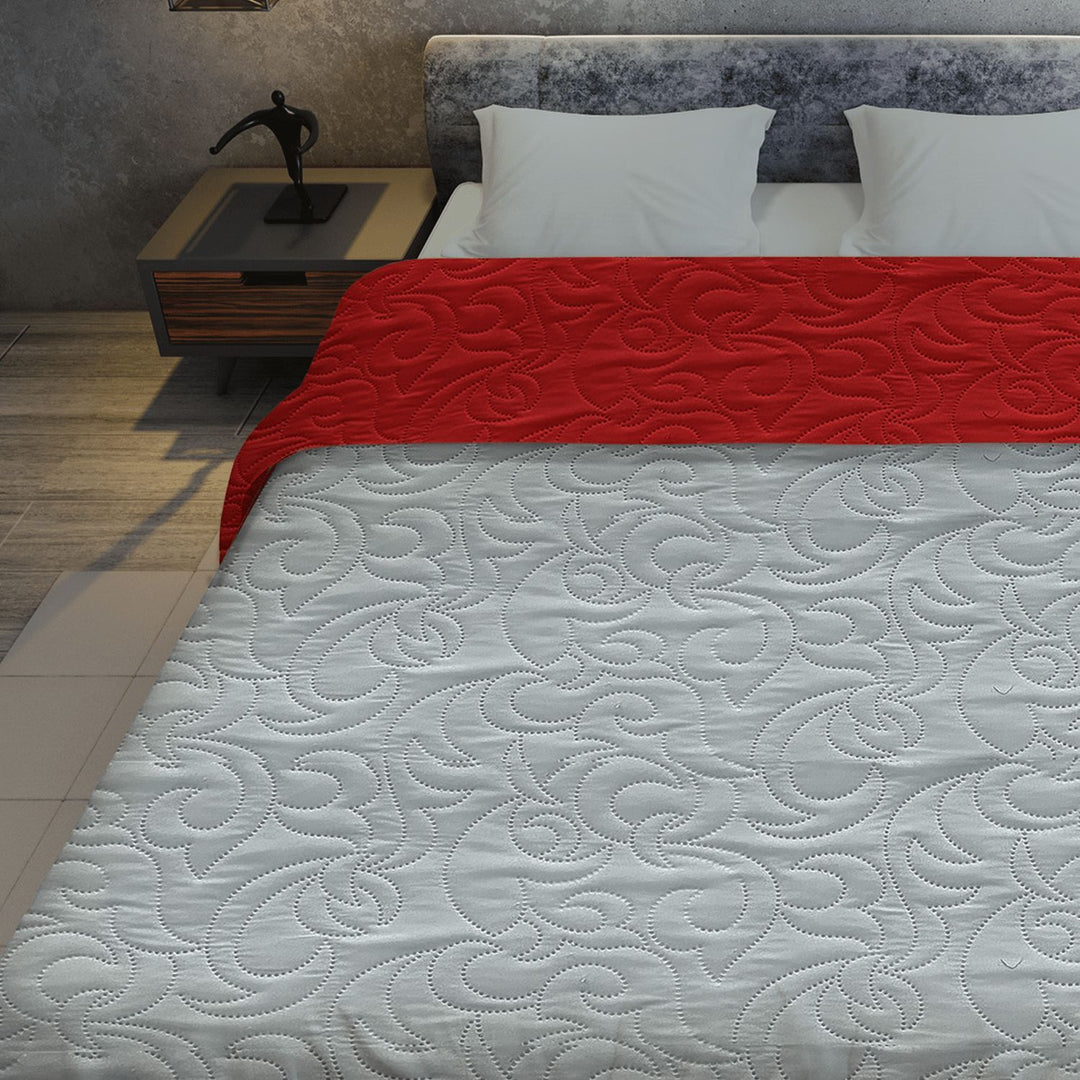 Reversible AC Quilt by Sassoon