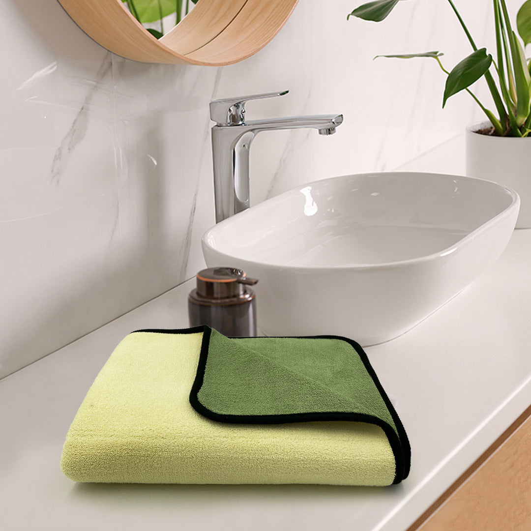 Green & Lime Color Reversible Microfiber towel with 650 GSM (100% Microfiber, Dual-sided towels, Super Absorbent, 650 GSM, Durable and long-lasting, Anti Shrink, Quick drying, High-end reversible, Fade and Lint resistance )