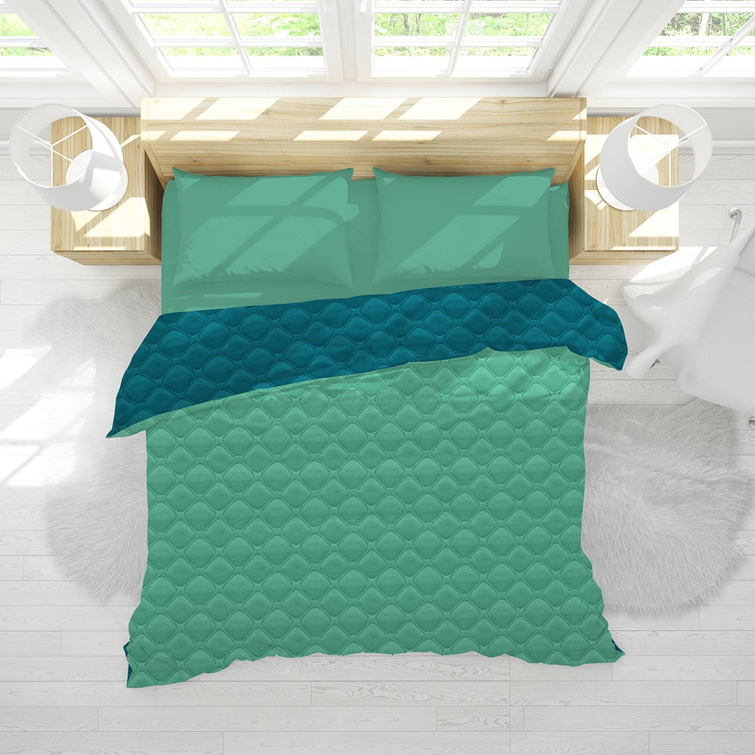 Reversible AC Quilt by Sassoon Green