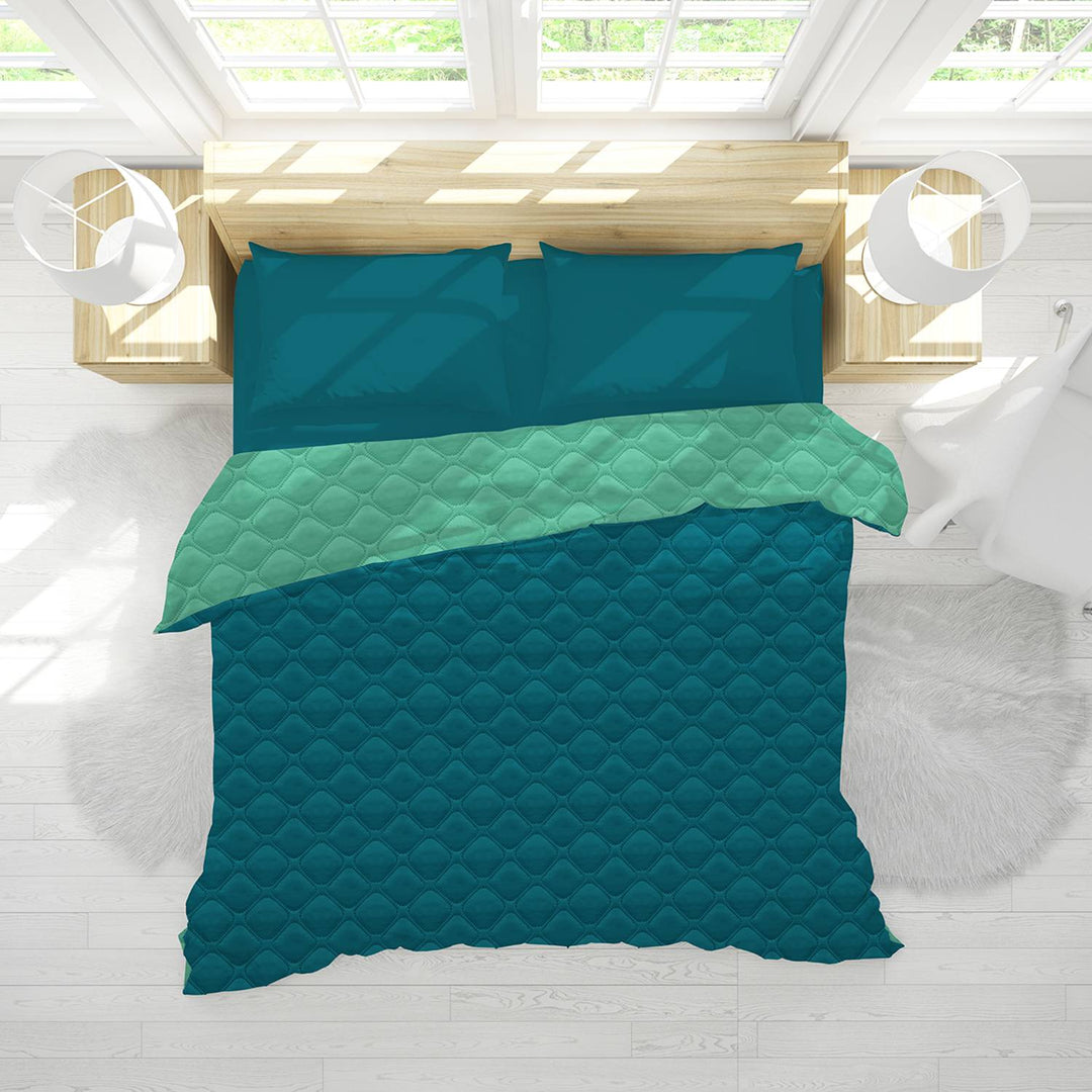 Reversible AC Quilt by Sassoon Green