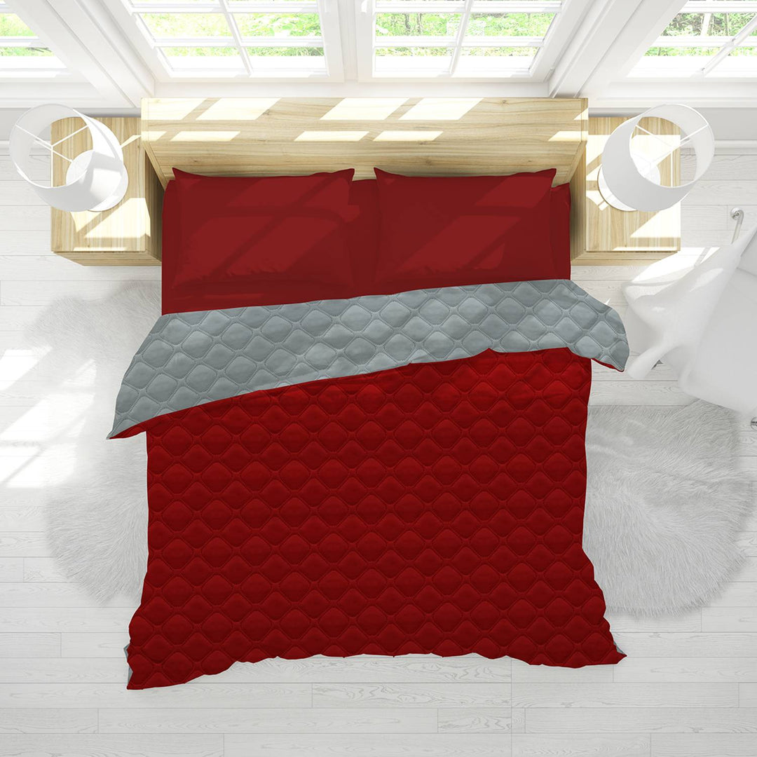 Reversible AC Quilt by Sassoon Red