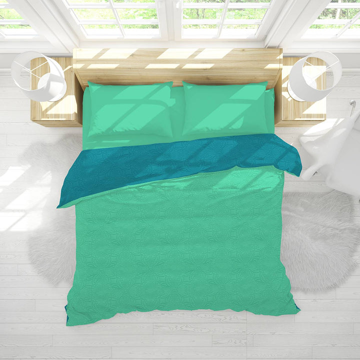 Reversible AC Quilt by Sassoon Green