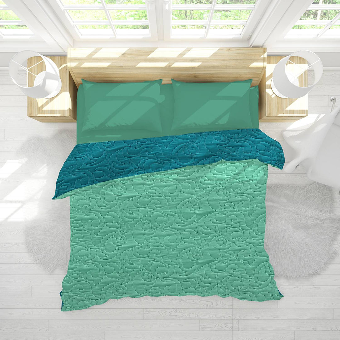 Reversible AC Quilt by Sassoon Green