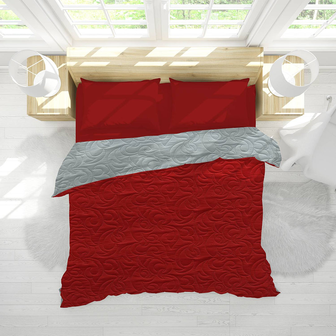 Reversible AC Quilt by Sassoon Red